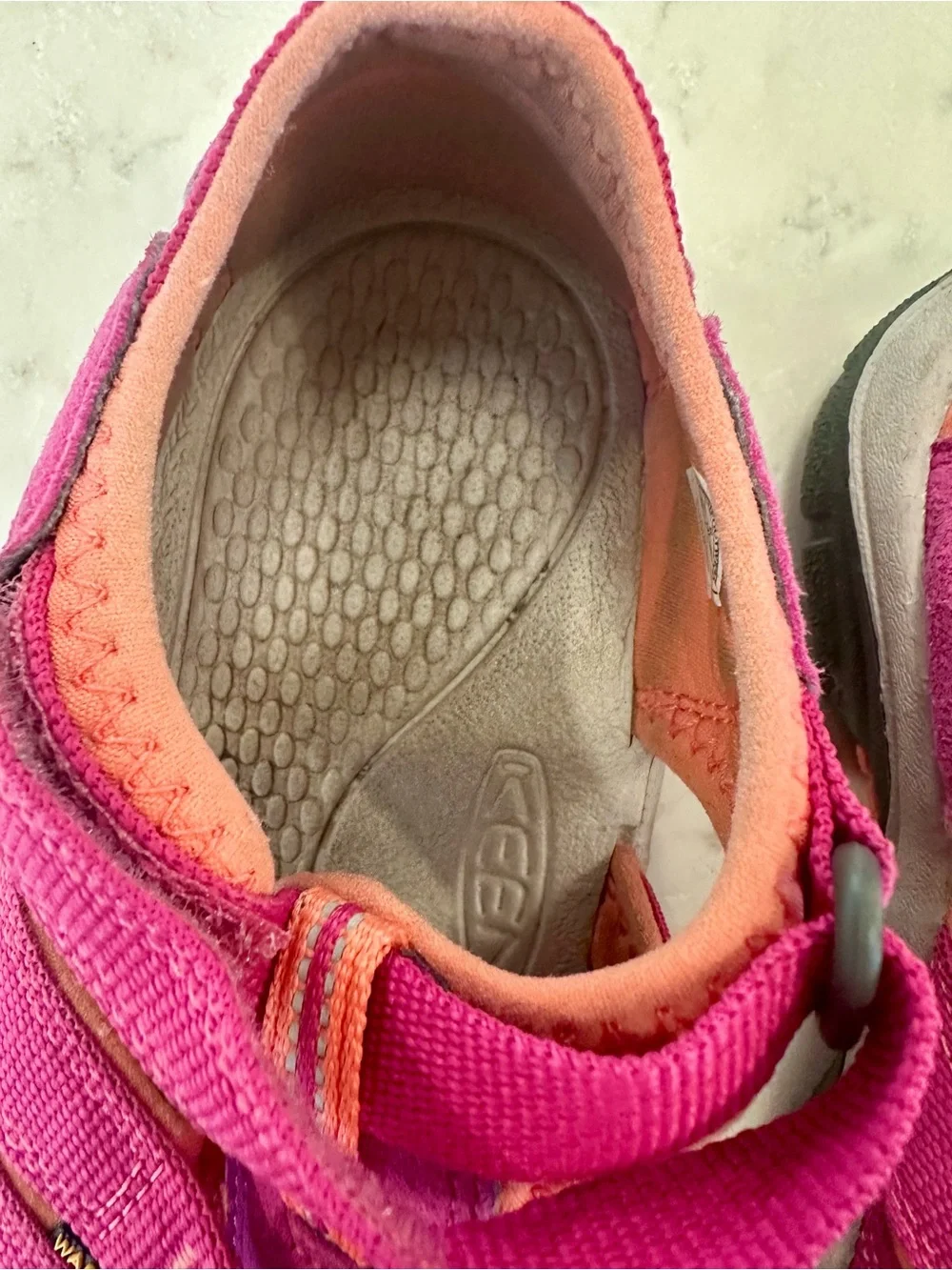KEEN Newport H2 Big Girls Size 5 Pink Hiking Sandals Water Shoes